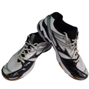 Mizuno Wave Bolt 3, Womens sz.8 1/2, black, silver